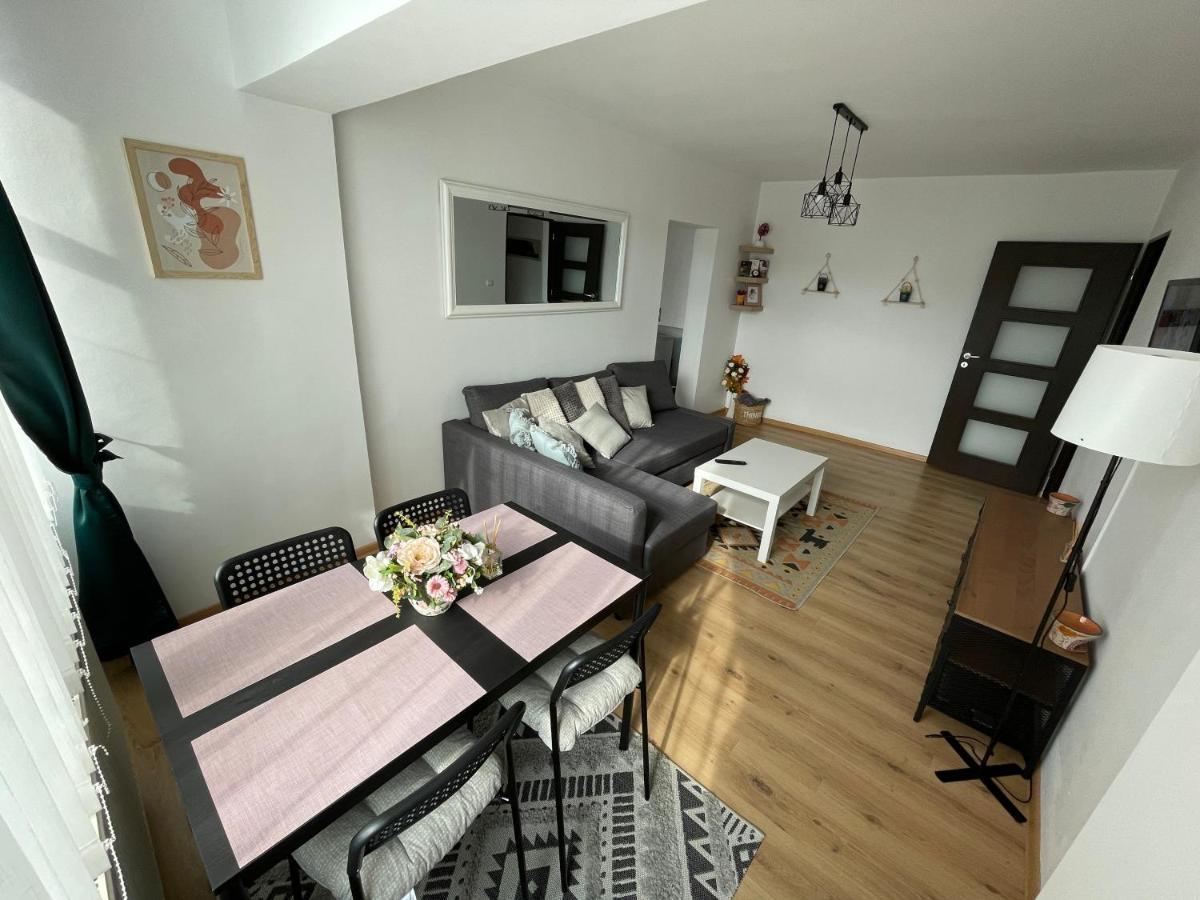Husi Apartament Cina מראה חיצוני תמונה